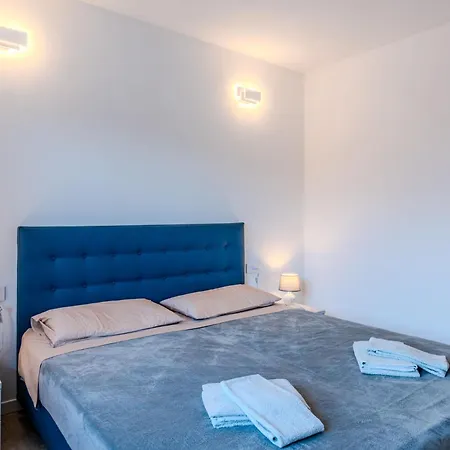 Apartamento Piazzetta By Interhome